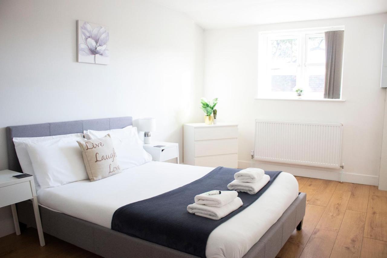 Large Ground Floor Pet Friendly 2 Bedroom Apartment With Free Parking Loughborough Esterno foto
