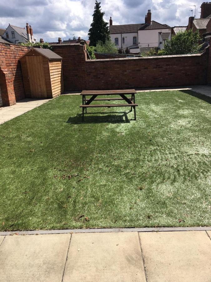 Large Ground Floor Pet Friendly 2 Bedroom Apartment With Free Parking Loughborough Esterno foto