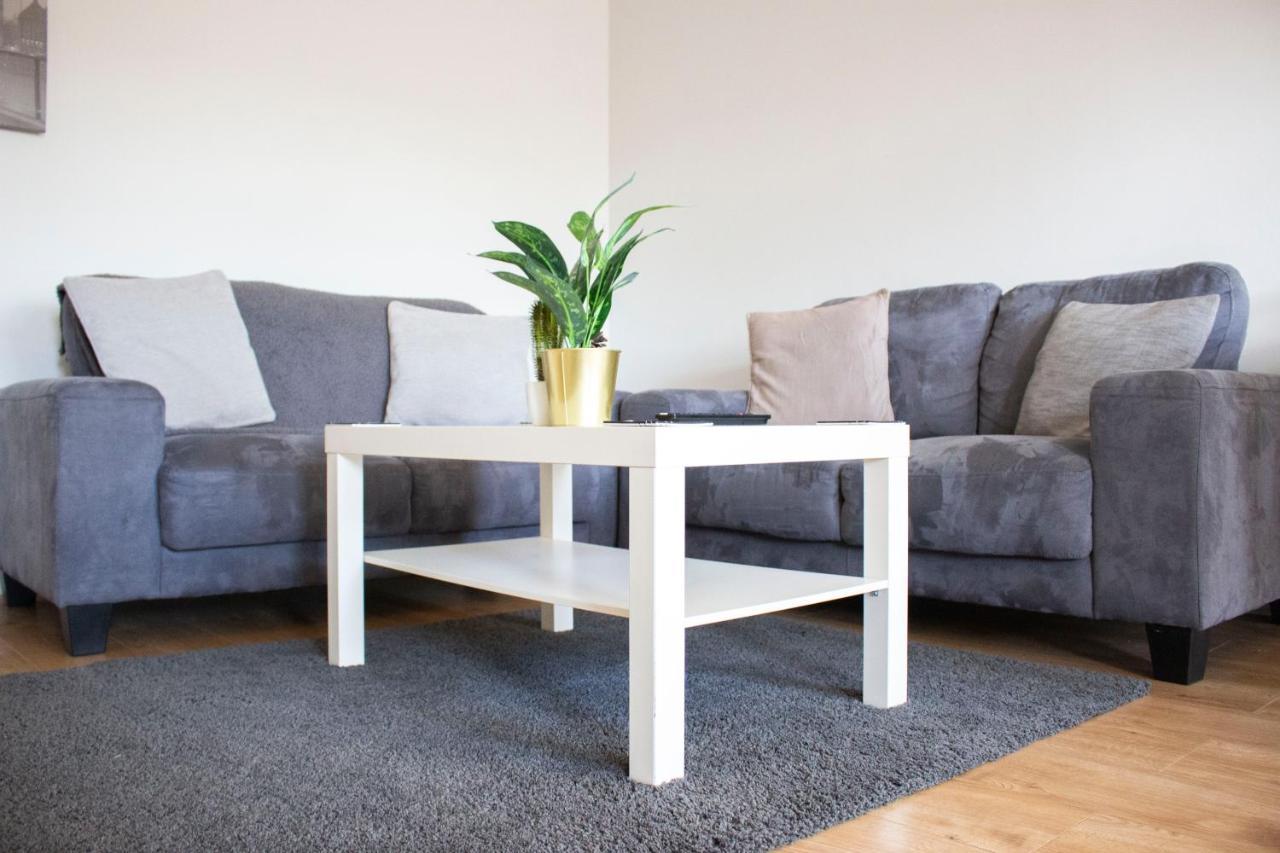Large Ground Floor Pet Friendly 2 Bedroom Apartment With Free Parking Loughborough Esterno foto