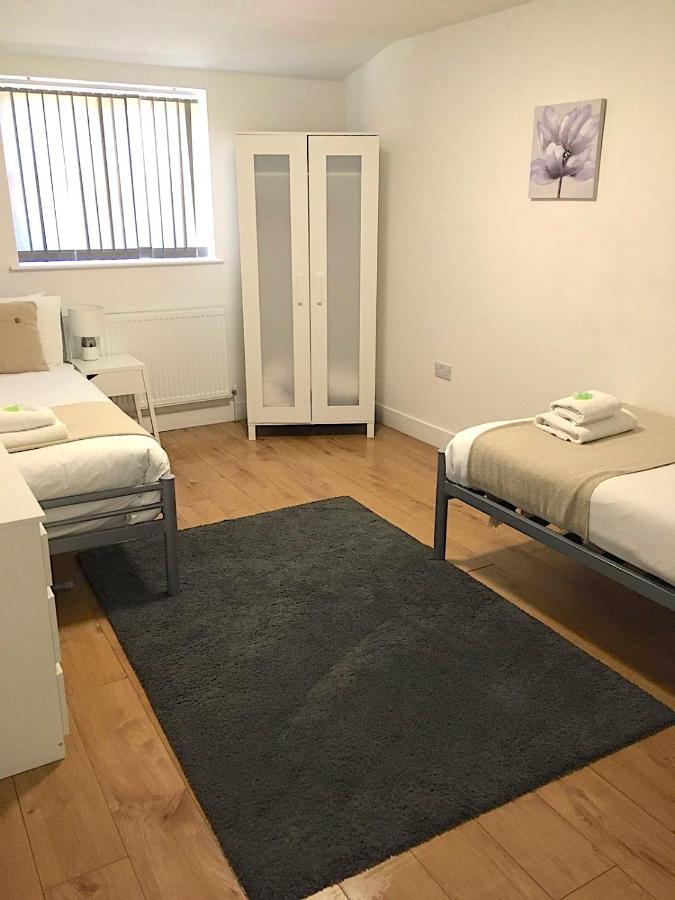 Large Ground Floor Pet Friendly 2 Bedroom Apartment With Free Parking Loughborough Esterno foto