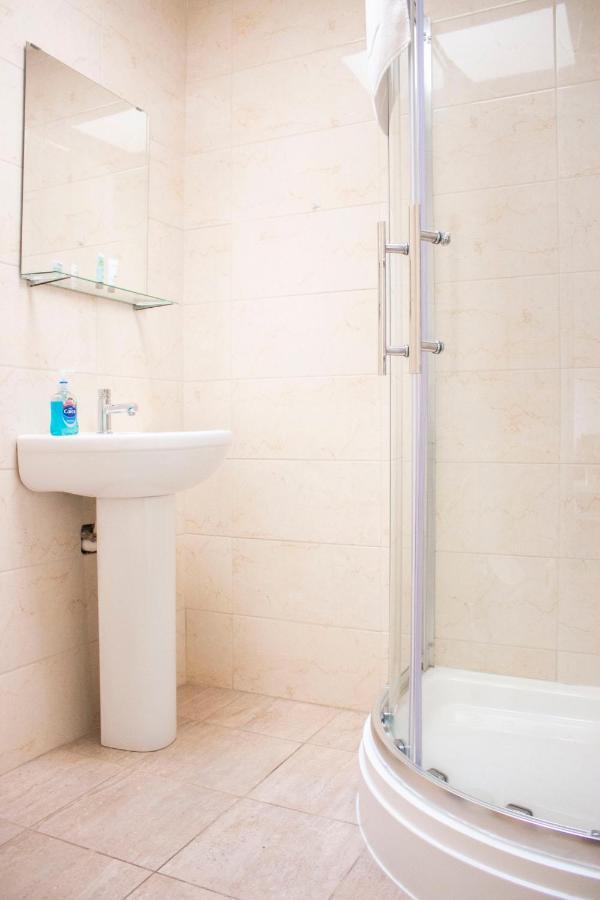 Large Ground Floor Pet Friendly 2 Bedroom Apartment With Free Parking Loughborough Esterno foto