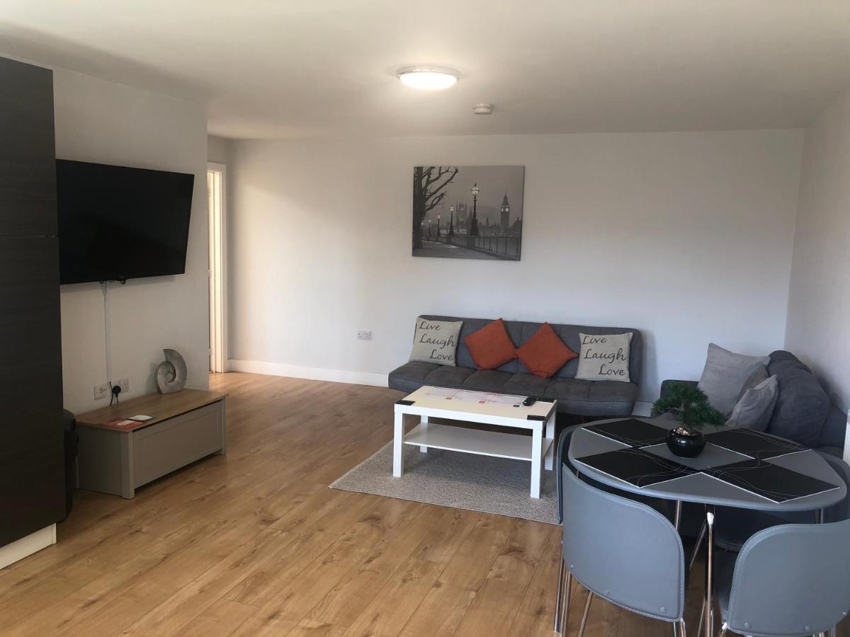Large Ground Floor Pet Friendly 2 Bedroom Apartment With Free Parking Loughborough Esterno foto